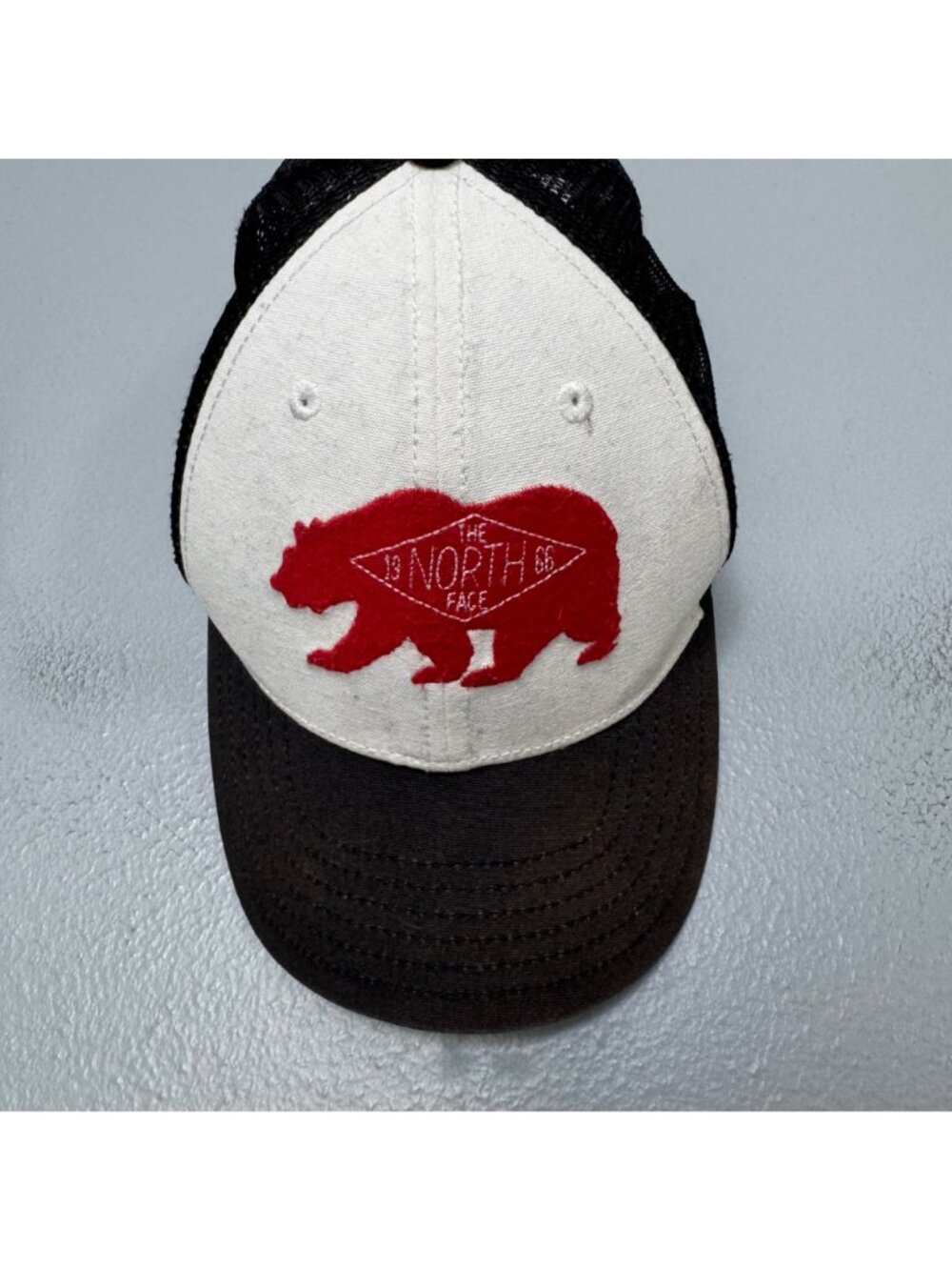 THE NORTH FACE youth size bear logo trucker hat - Picture 2 of 7